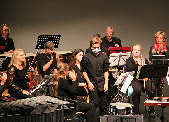 Halleiner Kammerorchester mit Luigi Morleo und Jakob Mancinelli