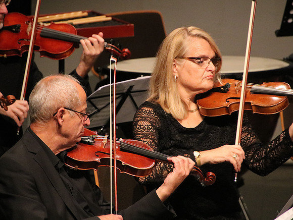 Halleiner Kammerorchester mit Luigi Morleo und Jakob Mancinelli