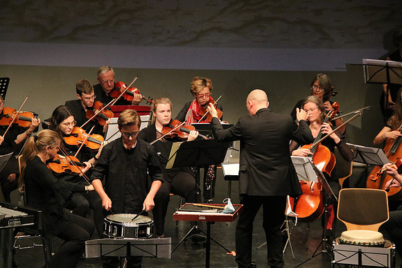 Halleiner Kammerorchester mit Luigi Morleo und Jakob Mancinelli