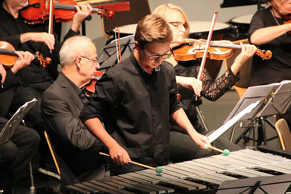 Halleiner Kammerorchester mit Luigi Morleo und Jakob Mancinelli