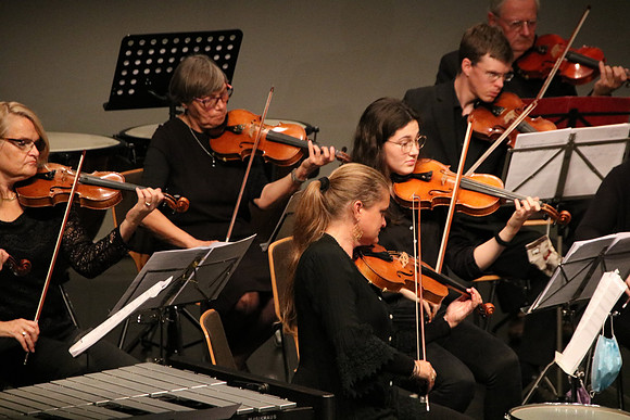 Halleiner Kammerorchester mit Luigi Morleo und Jakob Mancinelli