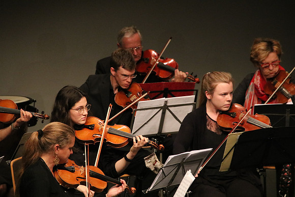 Halleiner Kammerorchester mit Luigi Morleo und Jakob Mancinelli