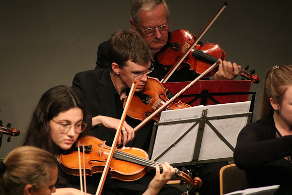 Halleiner Kammerorchester mit Luigi Morleo und Jakob Mancinelli