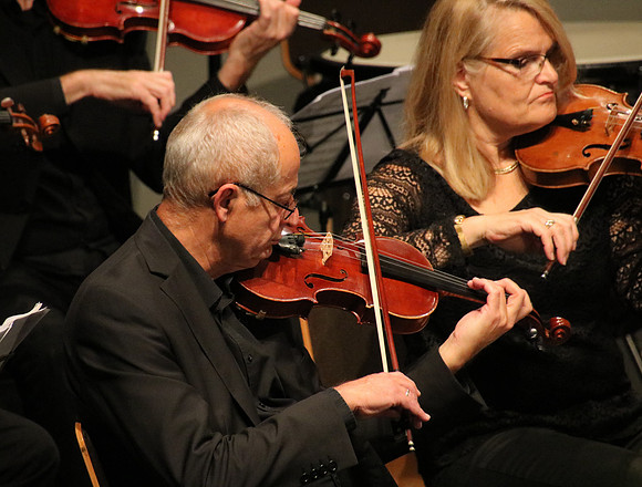 Halleiner Kammerorchester mit Luigi Morleo und Jakob Mancinelli