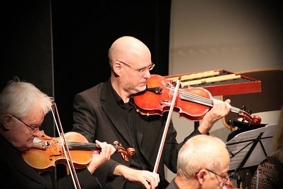 Halleiner Kammerorchester mit Luigi Morleo und Jakob Mancinelli