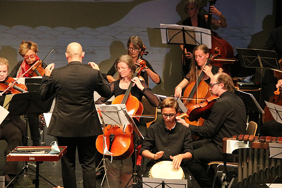 Halleiner Kammerorchester mit Luigi Morleo und Jakob Mancinelli