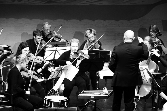 Halleiner Kammerorchester mit Luigi Morleo und Jakob Mancinelli