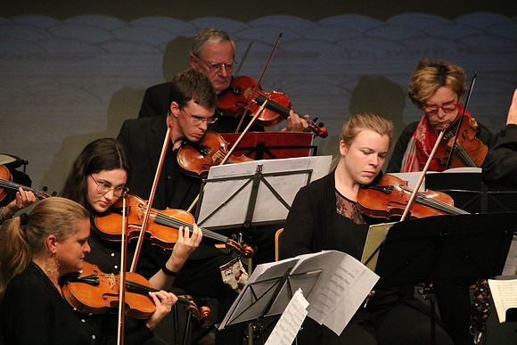 Halleiner Kammerorchester mit Luigi Morleo und Jakob Mancinelli