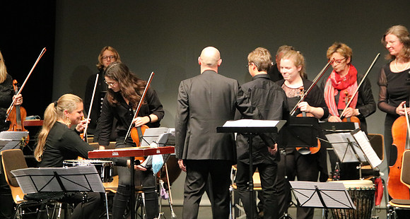 Halleiner Kammerorchester mit Luigi Morleo und Jakob Mancinelli