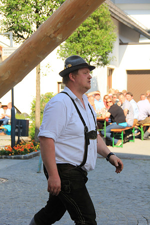 01.05.2014 Maibaumaufstellen Bad Vigaun