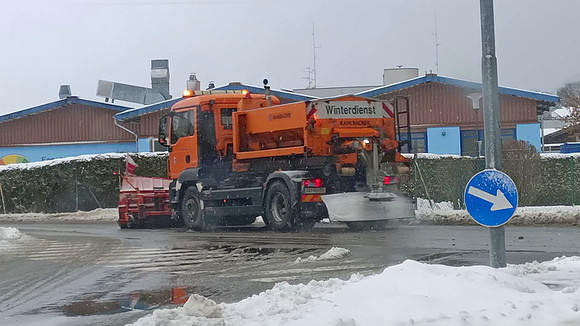 Die orangenen Engel von Hallein