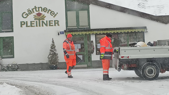 Die orangenen Engel von Hallein