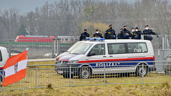 Grenzübergreifende Demo