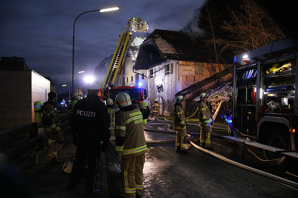 13.01.2022 Dachstuhlbrand in Hallein