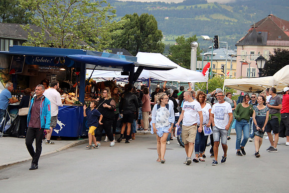 Benefitzkonzert & Ital. Markt in Hallein