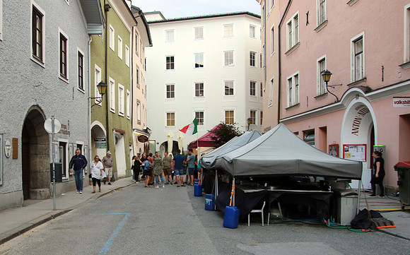Benefitzkonzert & Ital. Markt in Hallein