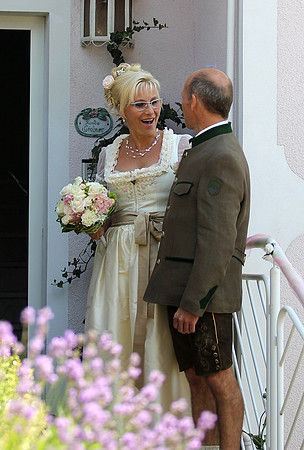 Bernhard holt Wendy ab