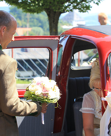 Bernhard holt Wendy ab