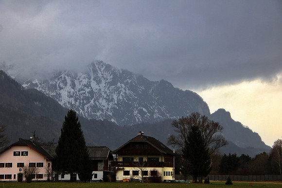 Sturmfront über Hallein