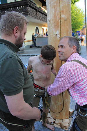 01.05.2014 Maibaumaufstellen Bad Vigaun