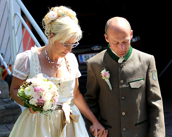 Bernhard holt Wendy ab