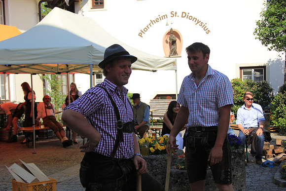 01.05.2014 Maibaumaufstellen Bad Vigaun