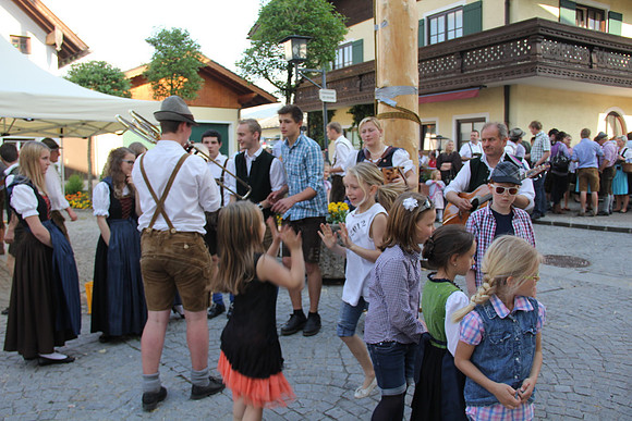 01.05.2014 Maibaumaufstellen Bad Vigaun