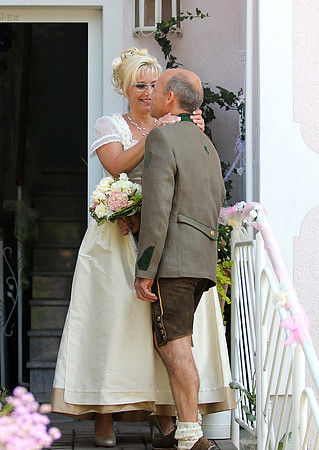 Bernhard holt Wendy ab