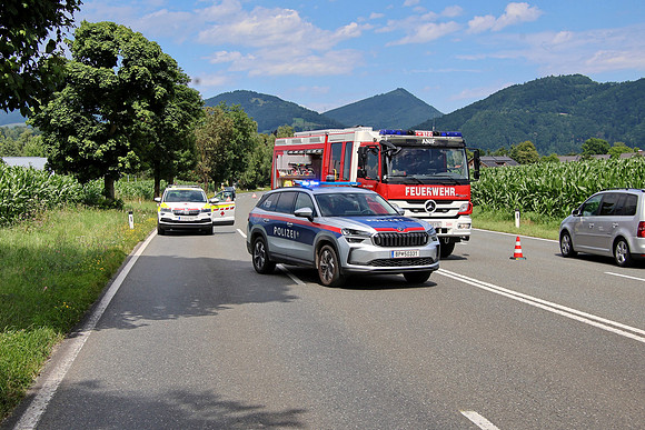 PKW contra PKW mehrere Verletzte