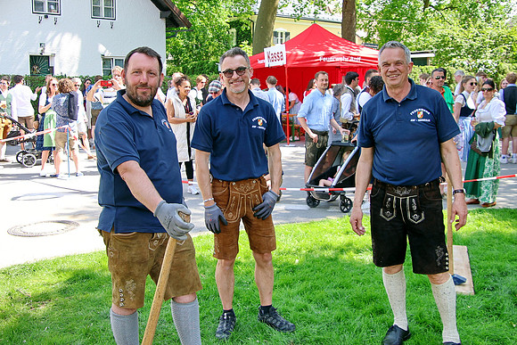 Maibaumaufstellen Anif