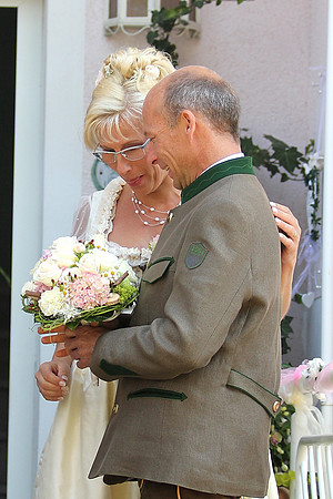 Bernhard holt Wendy ab