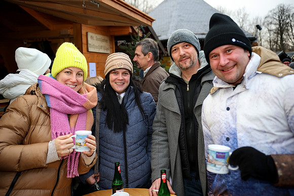 St. Leonharder Adventmarkt mit den Grödiger Krampussen