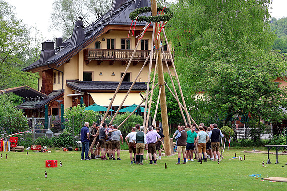 Maibaumaufstellen St. Jakob am Thurn