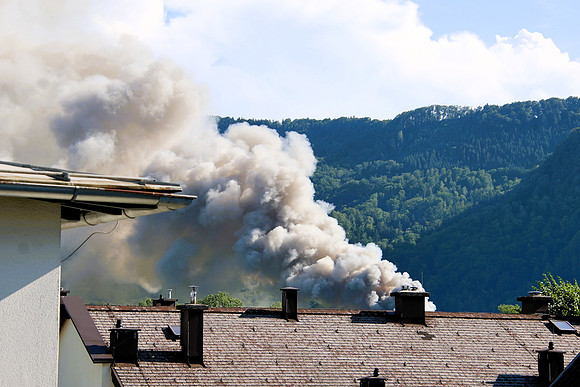 Großbrand bei Emco Hallein