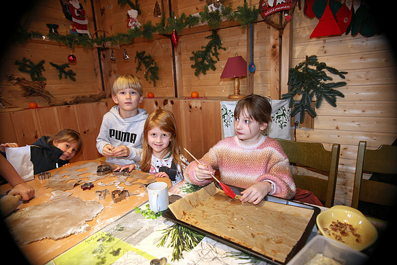 St. Leonharder Adventmarkt mit den Grödiger Krampussen