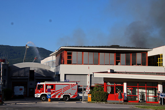 Großbrand bei Emco Hallein