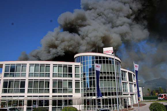 Großbrand bei Emco Hallein