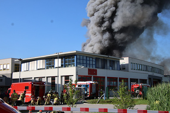 Großbrand bei Emco Hallein