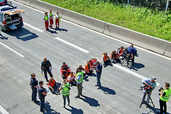 Klima-Kleber Blockade A10 bei Hallein