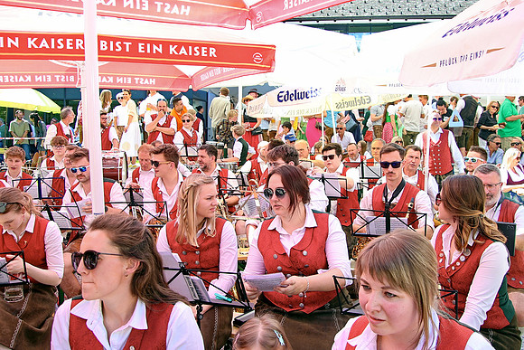 Maibaumaustellen Anif