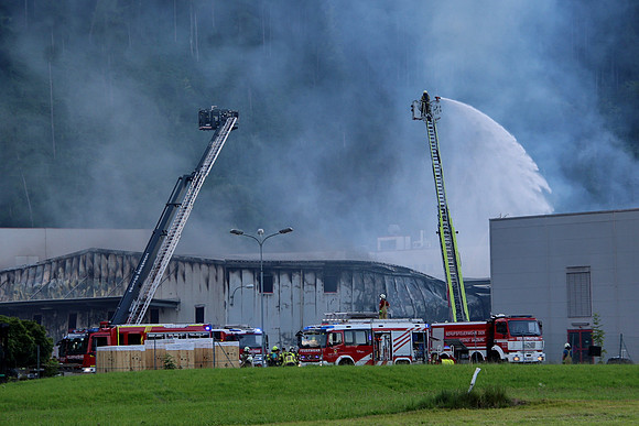 Großbrand bei Emco Hallein