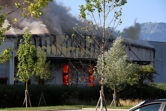 Großbrand bei Emco Hallein