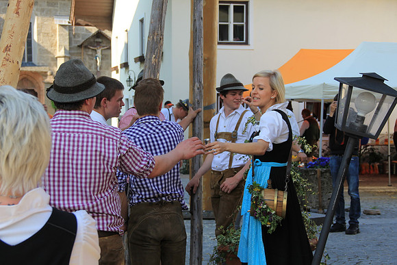 01.05.2014 Maibaumaufstellen Bad Vigaun
