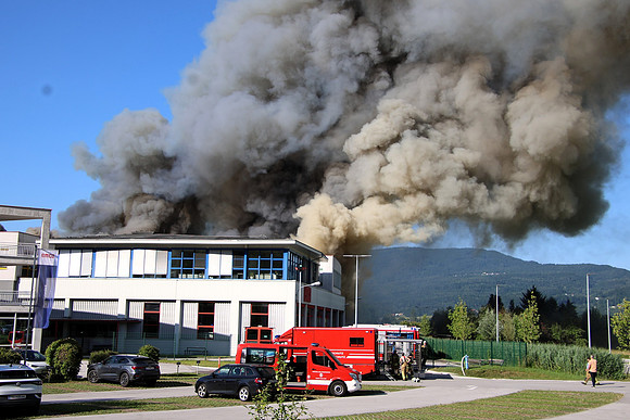 Großbrand bei Emco Hallein