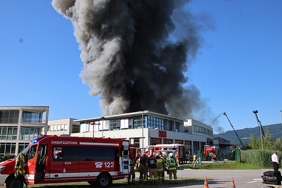 Großbrand bei Emco Hallein