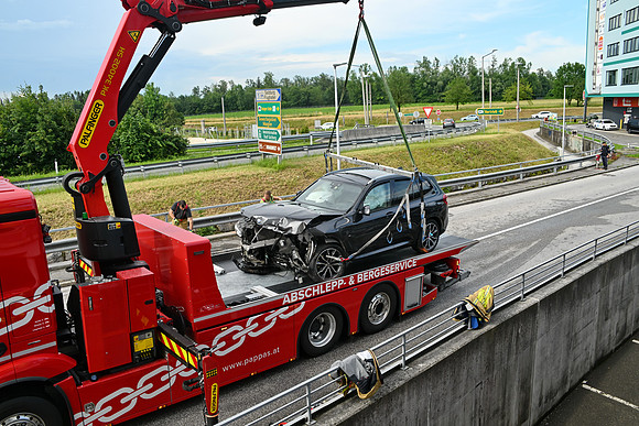 Schwerer Unfall in der Franz-Brötzner-Straße
