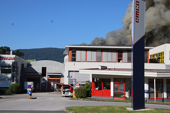Großbrand bei Emco Hallein