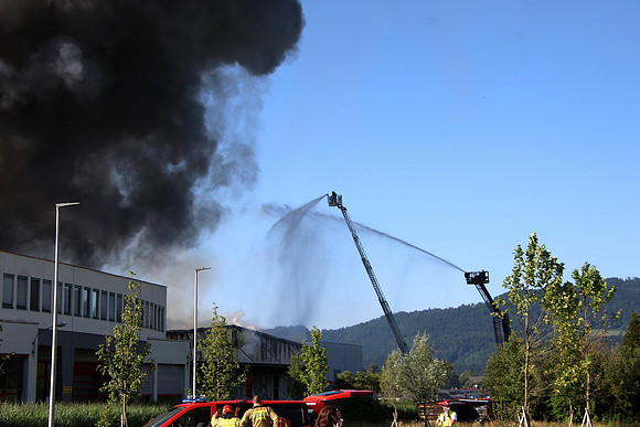 Großbrand bei Emco Hallein
