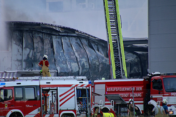 Großbrand bei Emco Hallein