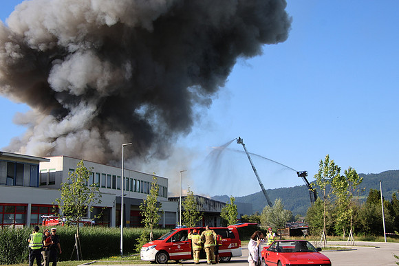 Großbrand bei Emco Hallein